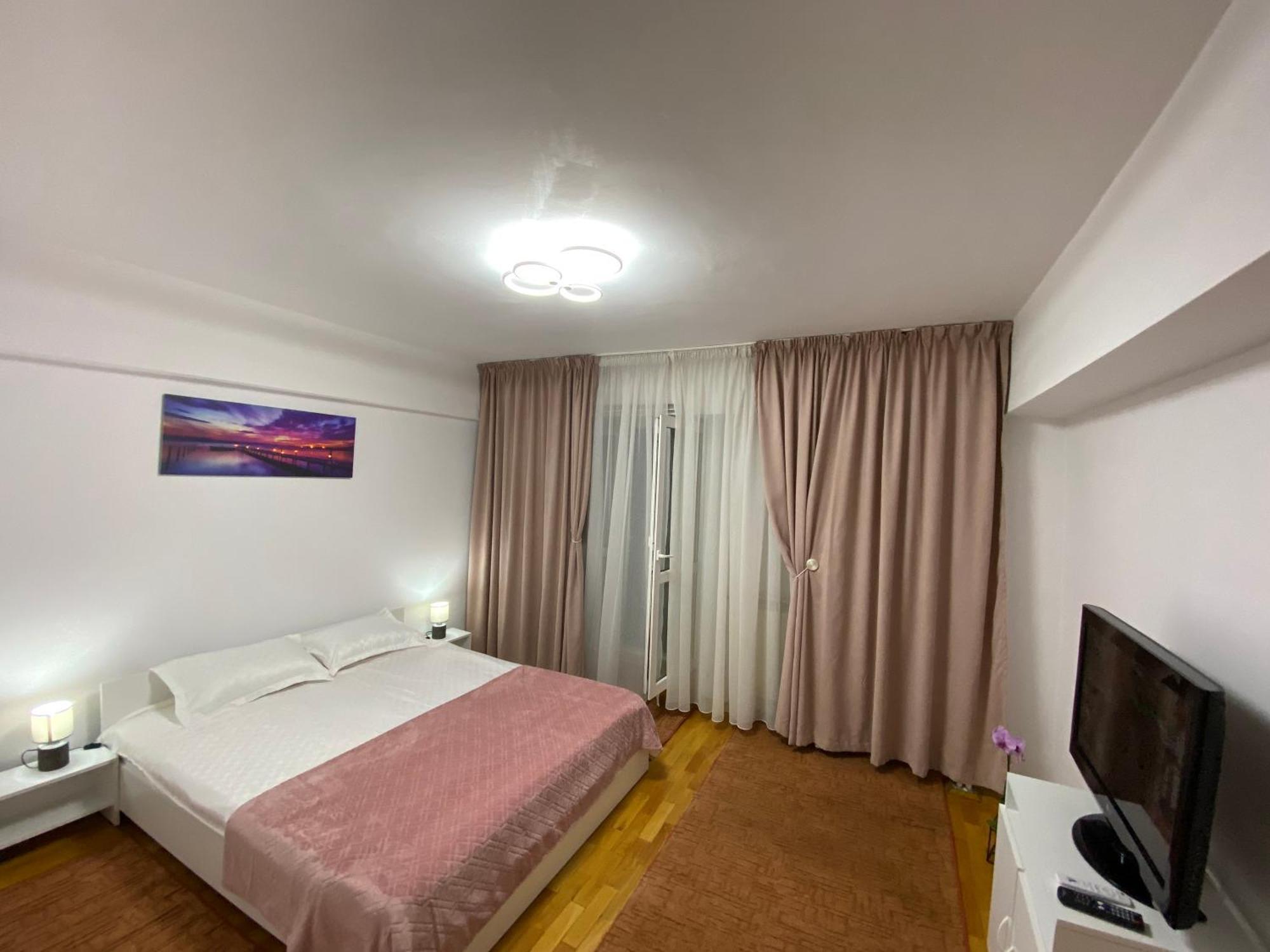 Central Relaxation Apartment Bucharest Exterior photo