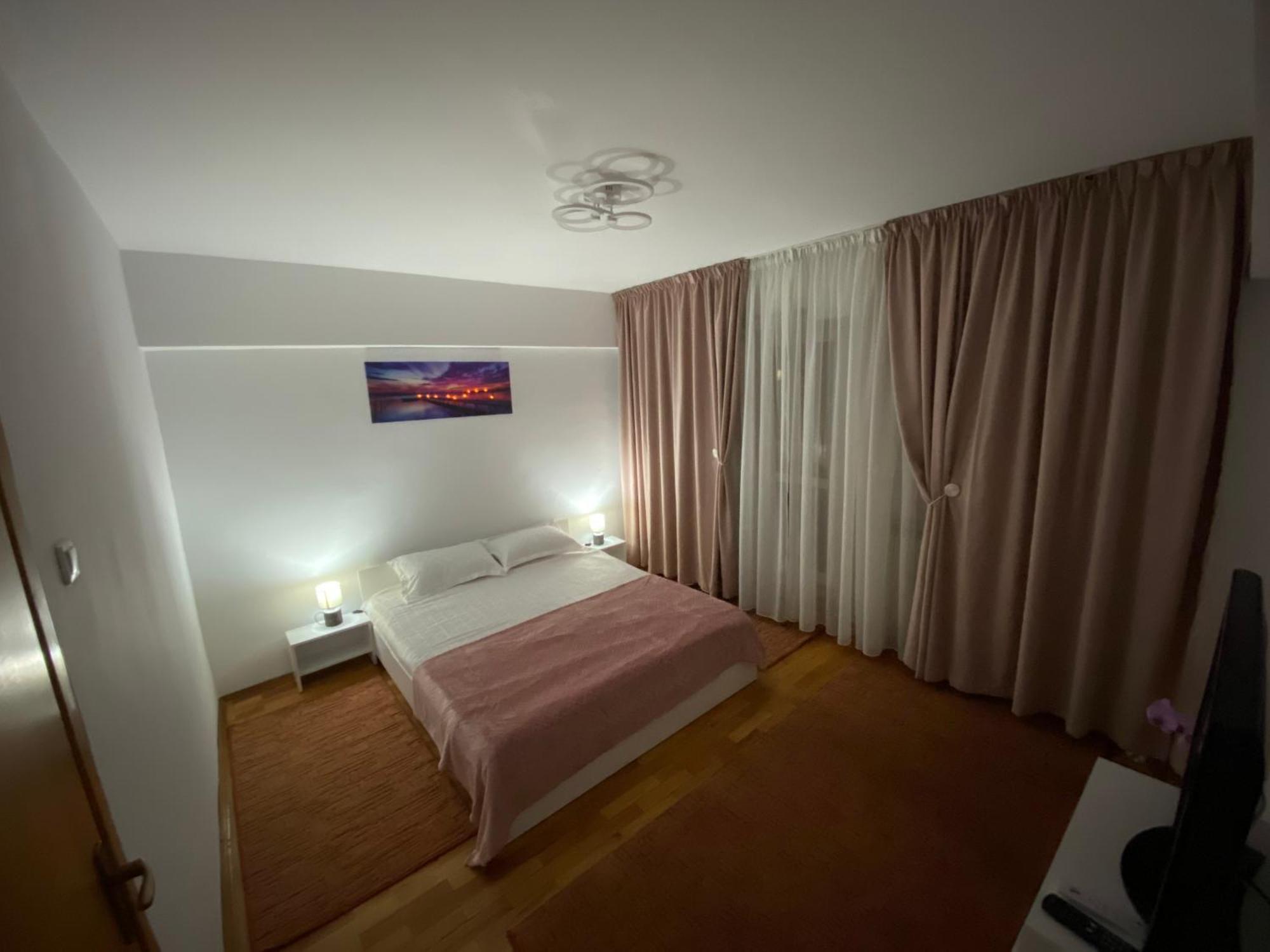 Central Relaxation Apartment Bucharest Exterior photo