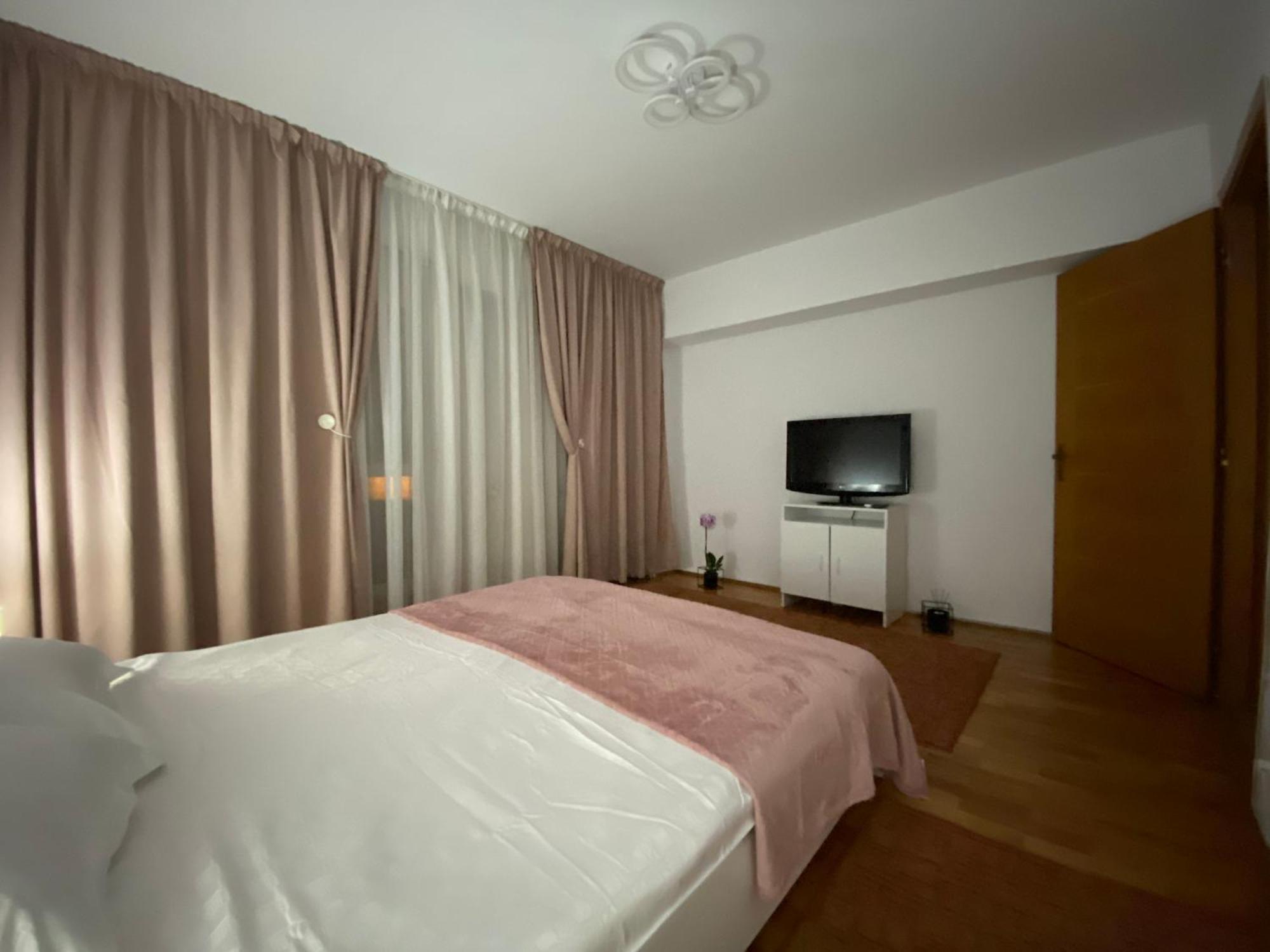 Central Relaxation Apartment Bucharest Exterior photo